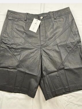 Jordan Men's Flat Front Shorts in Black
